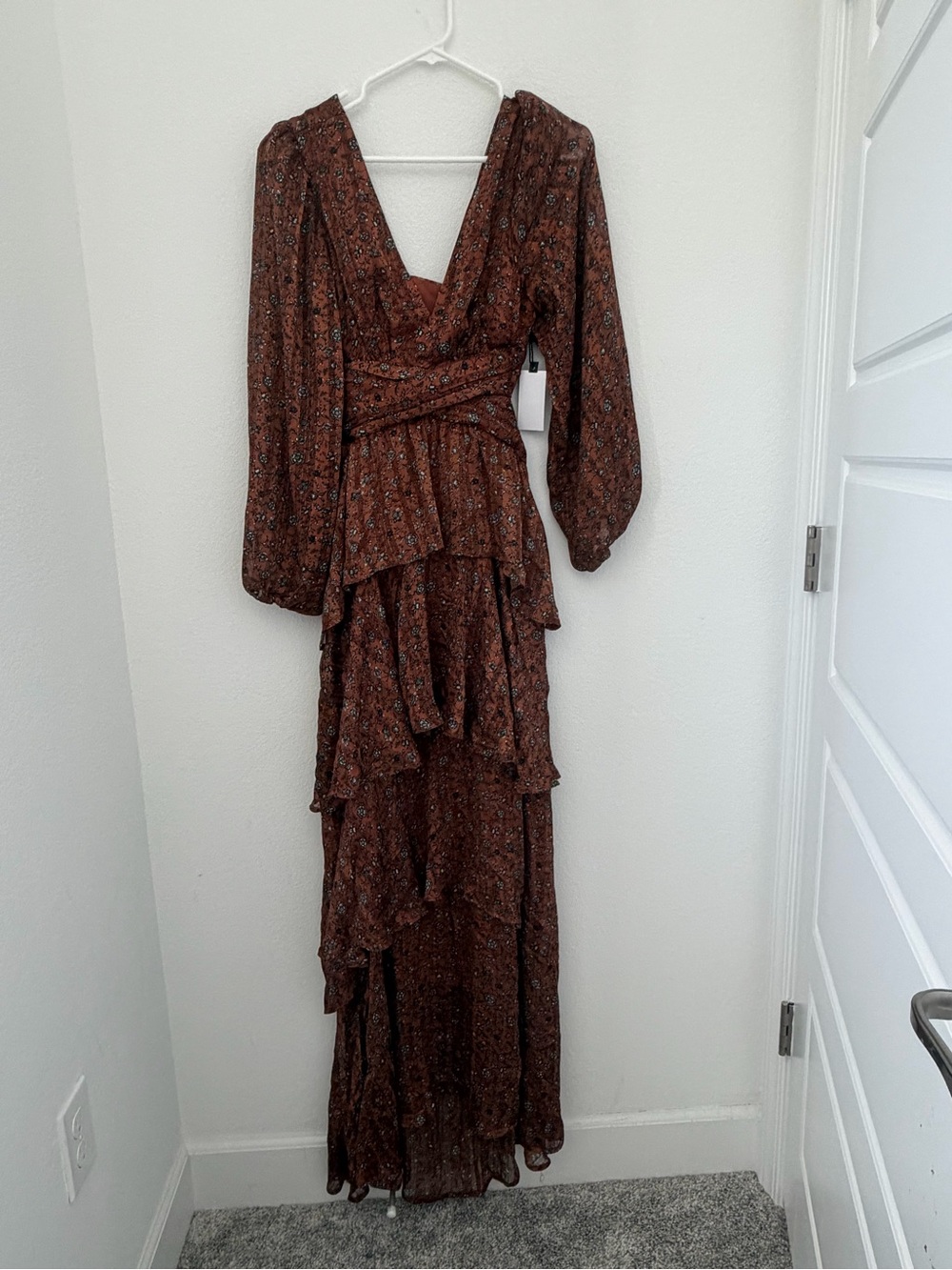 ASTR The Label Anora Copper Black Ditsy Long Sleeve Open Back Maxi Dress Small - Picture 3 of 9
